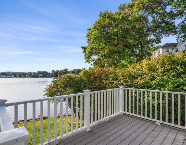 6 Davis Way, Worcester, MA 01604