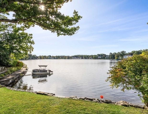 6 Davis Way, Worcester, MA 01604