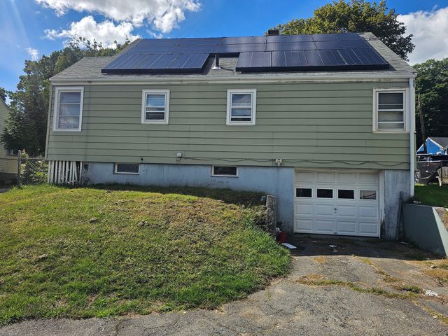 22 Winchester Ave, Worcester, MA 01603