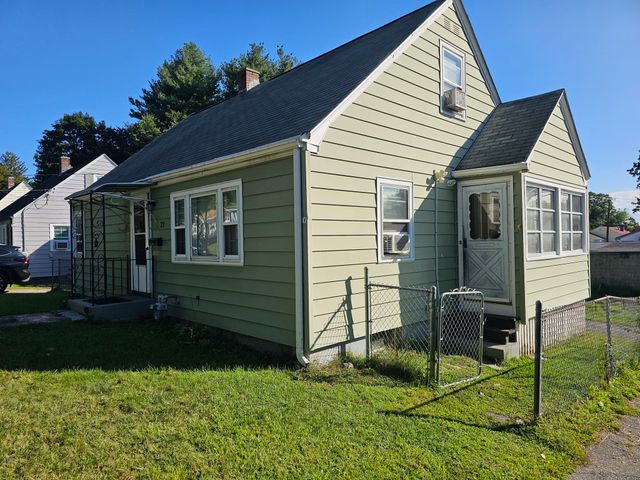 22 Winchester Ave, Worcester, MA 01603
