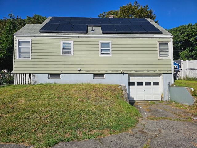 22 Winchester Ave, Worcester, MA 01603