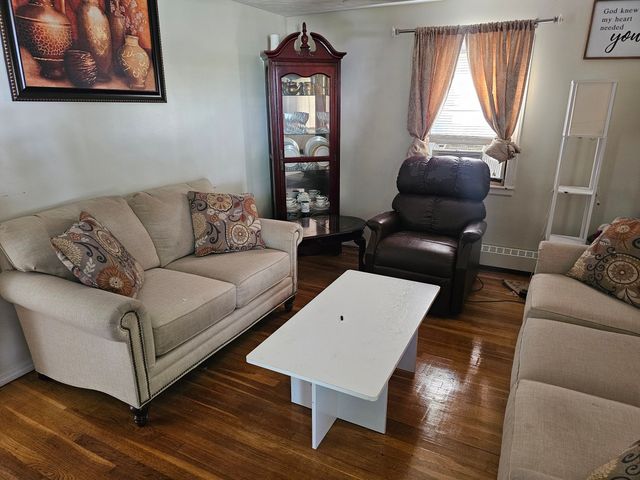 22 Winchester Ave, Worcester, MA 01603