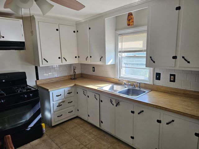 22 Winchester Ave, Worcester, MA 01603
