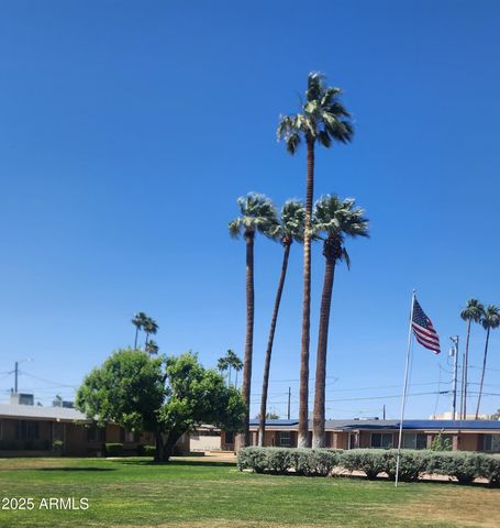 10582 W OAKMONT Drive, Sun City, AZ 85351