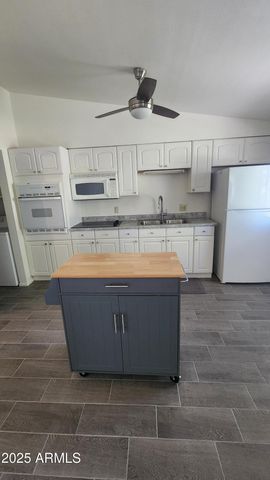 10582 W OAKMONT Drive, Sun City, AZ 85351