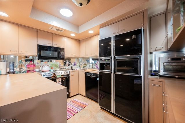 3823 Sinclair Street, Las Vegas, NV 89121