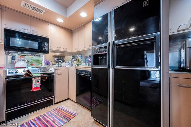 3823 Sinclair Street, Las Vegas, NV 89121