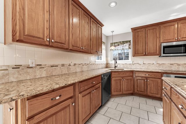 1518 W Stagecoach Court, Nixa, MO 65714