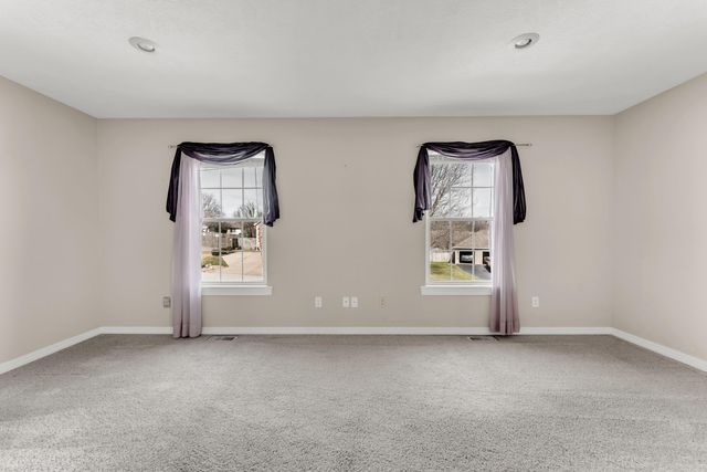 1518 W Stagecoach Court, Nixa, MO 65714