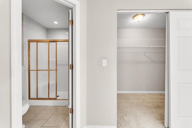 1518 W Stagecoach Court, Nixa, MO 65714