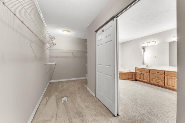 1518 W Stagecoach Court, Nixa, MO 65714