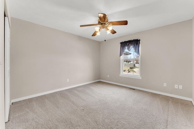 1518 W Stagecoach Court, Nixa, MO 65714