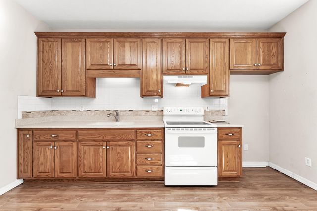 1518 W Stagecoach Court, Nixa, MO 65714