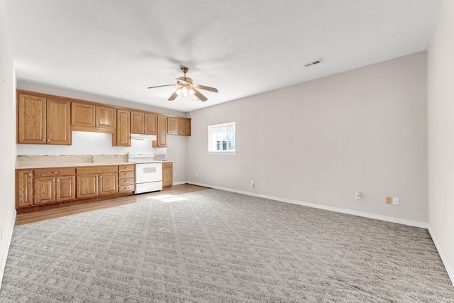 1518 W Stagecoach Court, Nixa, MO 65714