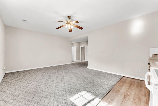 1518 W Stagecoach Court, Nixa, MO 65714