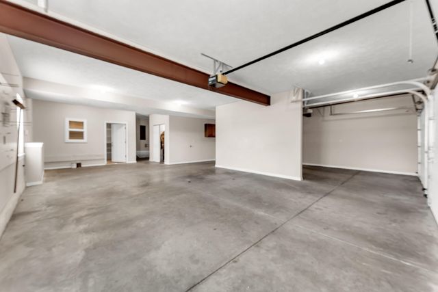 1518 W Stagecoach Court, Nixa, MO 65714