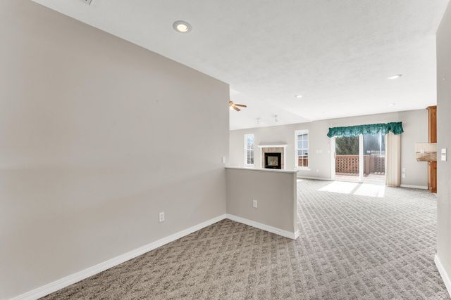 1518 W Stagecoach Court, Nixa, MO 65714