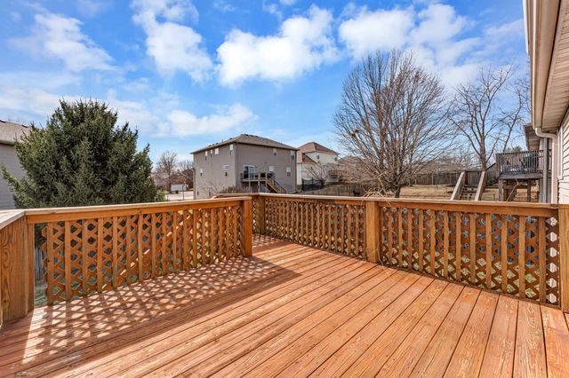 1518 W Stagecoach Court, Nixa, MO 65714