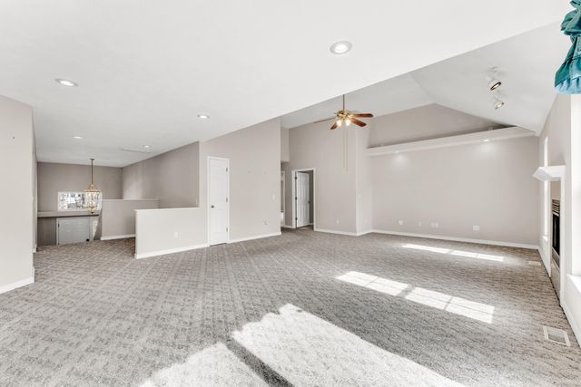 1518 W Stagecoach Court, Nixa, MO 65714