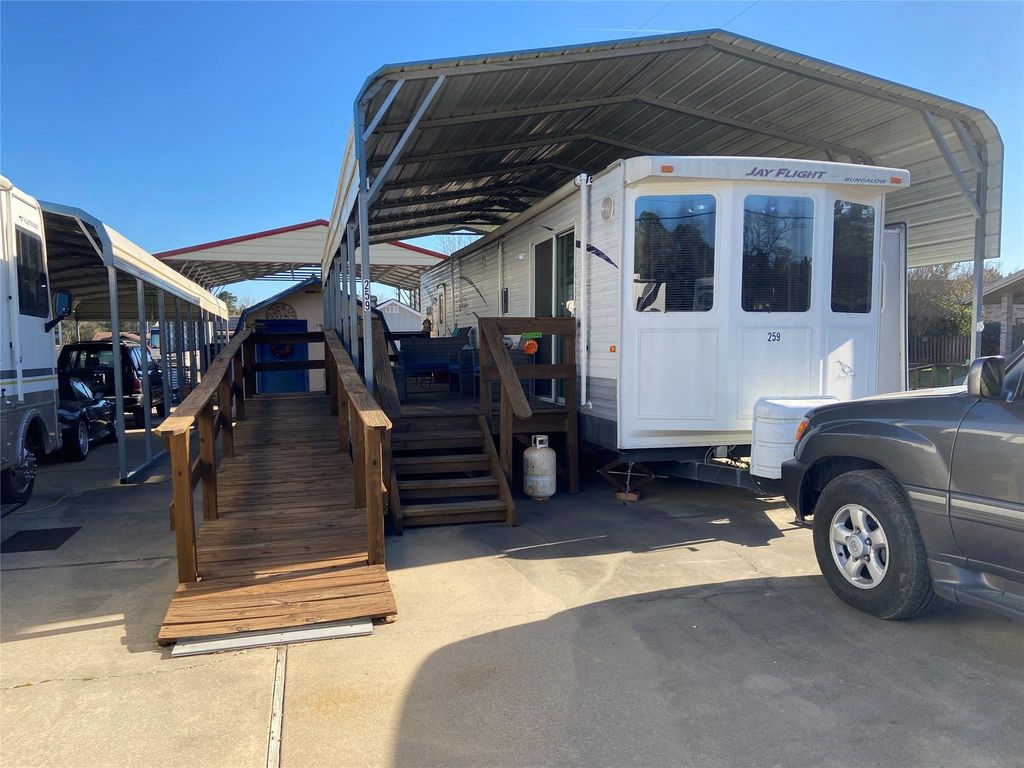 259 Care Center Drive, Livingston, TX 77351