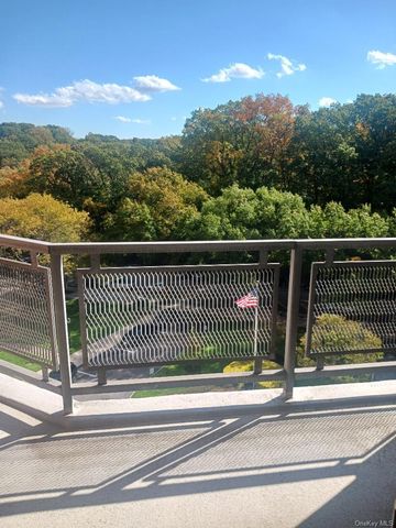 220-55 46th Avenue 7S, Bayside, NY 11361