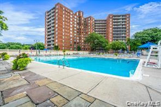220-55 46th Avenue 7S, Bayside, NY 11361