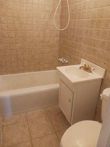 220-55 46th Avenue 7S, Bayside, NY 11361