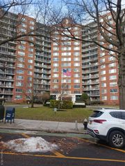 220-55 46th Avenue 7S, Bayside, NY 11361