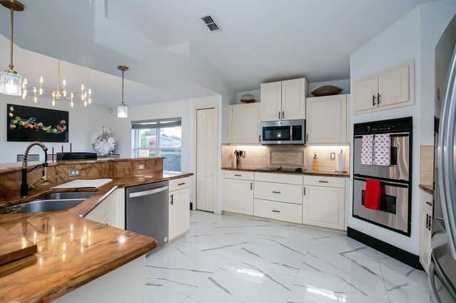 2725 SW Somber Road, Port St Lucie, FL 34953