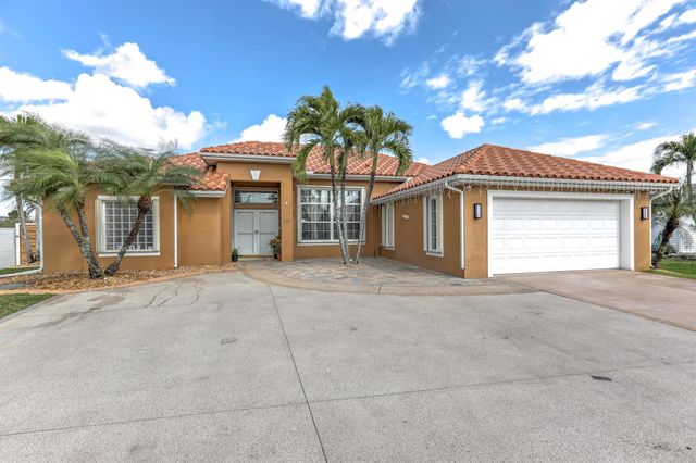 2725 SW Somber Road, Port St Lucie, FL 34953