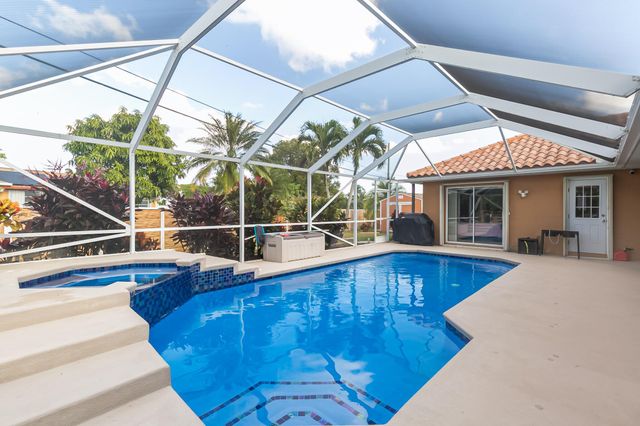 2725 SW Somber Road, Port St Lucie, FL 34953