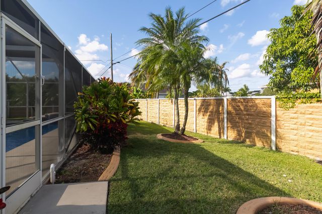 2725 SW Somber Road, Port St Lucie, FL 34953