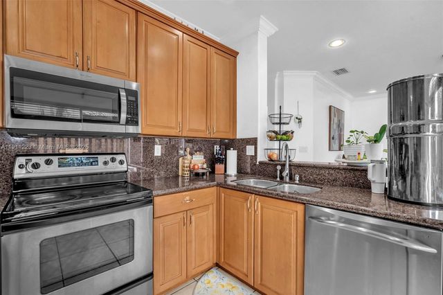 220 SW 87th Ct 0, Miami, FL 33174