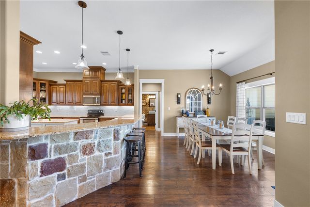 2232 FM 975, Caldwell, TX 77836