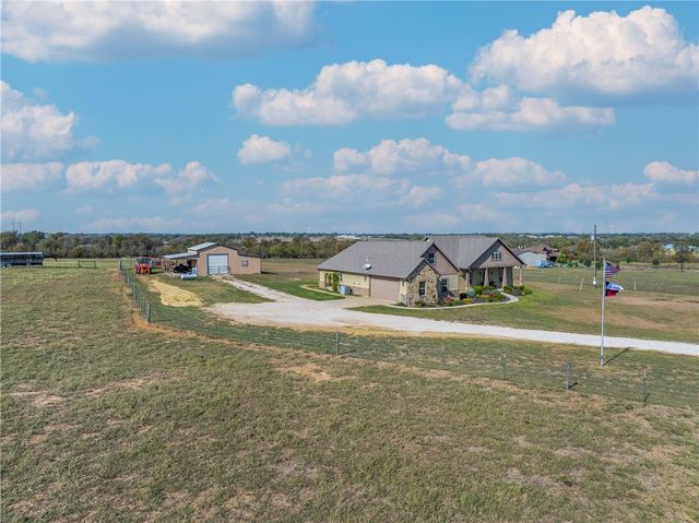 2232 FM 975, Caldwell, TX 77836