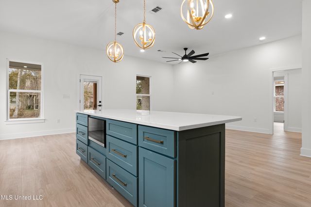 1708 Pelican Avenue, Ocean Springs, MS 39564