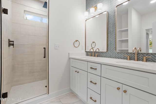 1708 Pelican Avenue, Ocean Springs, MS 39564