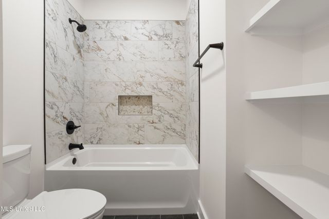 1708 Pelican Avenue, Ocean Springs, MS 39564