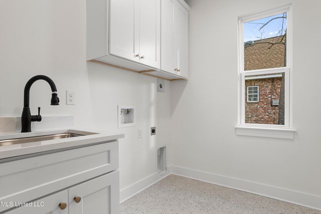 1708 Pelican Avenue, Ocean Springs, MS 39564