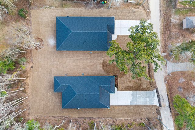 1708 Pelican Avenue, Ocean Springs, MS 39564