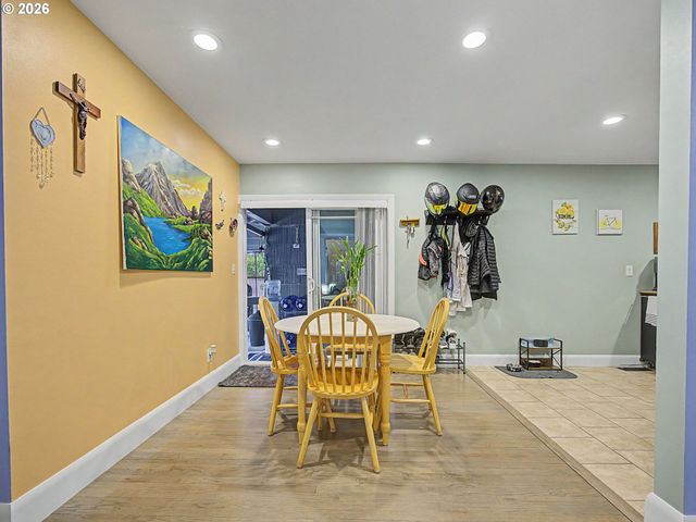 25 Ne 192nd Ave, Portland, OR 97230