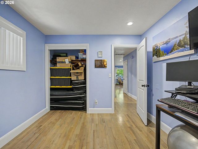 25 Ne 192nd Ave, Portland, OR 97230