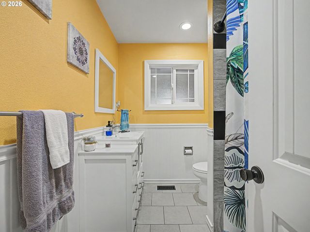 25 Ne 192nd Ave, Portland, OR 97230