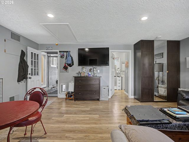 25 Ne 192nd Ave, Portland, OR 97230