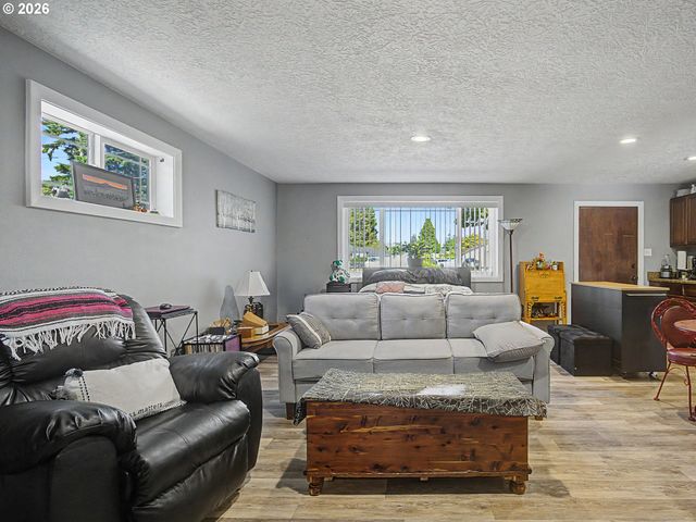 25 Ne 192nd Ave, Portland, OR 97230
