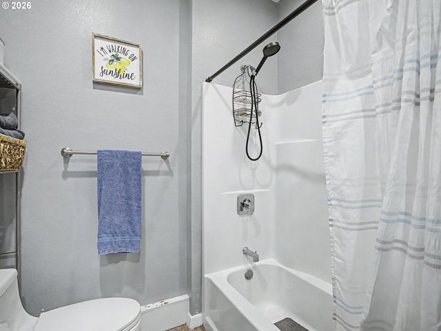 25 Ne 192nd Ave, Portland, OR 97230