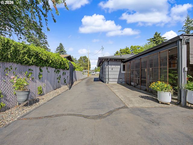 25 Ne 192nd Ave, Portland, OR 97230