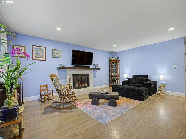 25 Ne 192nd Ave, Portland, OR 97230