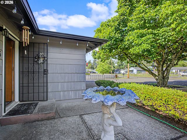 25 Ne 192nd Ave, Portland, OR 97230
