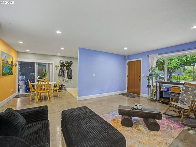 25 Ne 192nd Ave, Portland, OR 97230